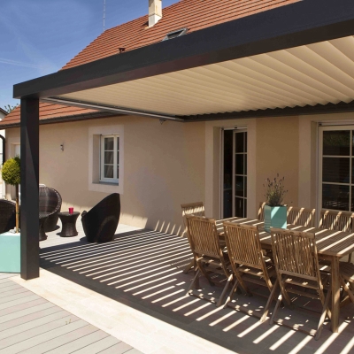 Motorised louvre roofing system aluminum pergola veranda waterproof